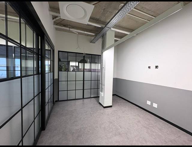 428M² OFFICE TO LET IN MAGALIESSIG